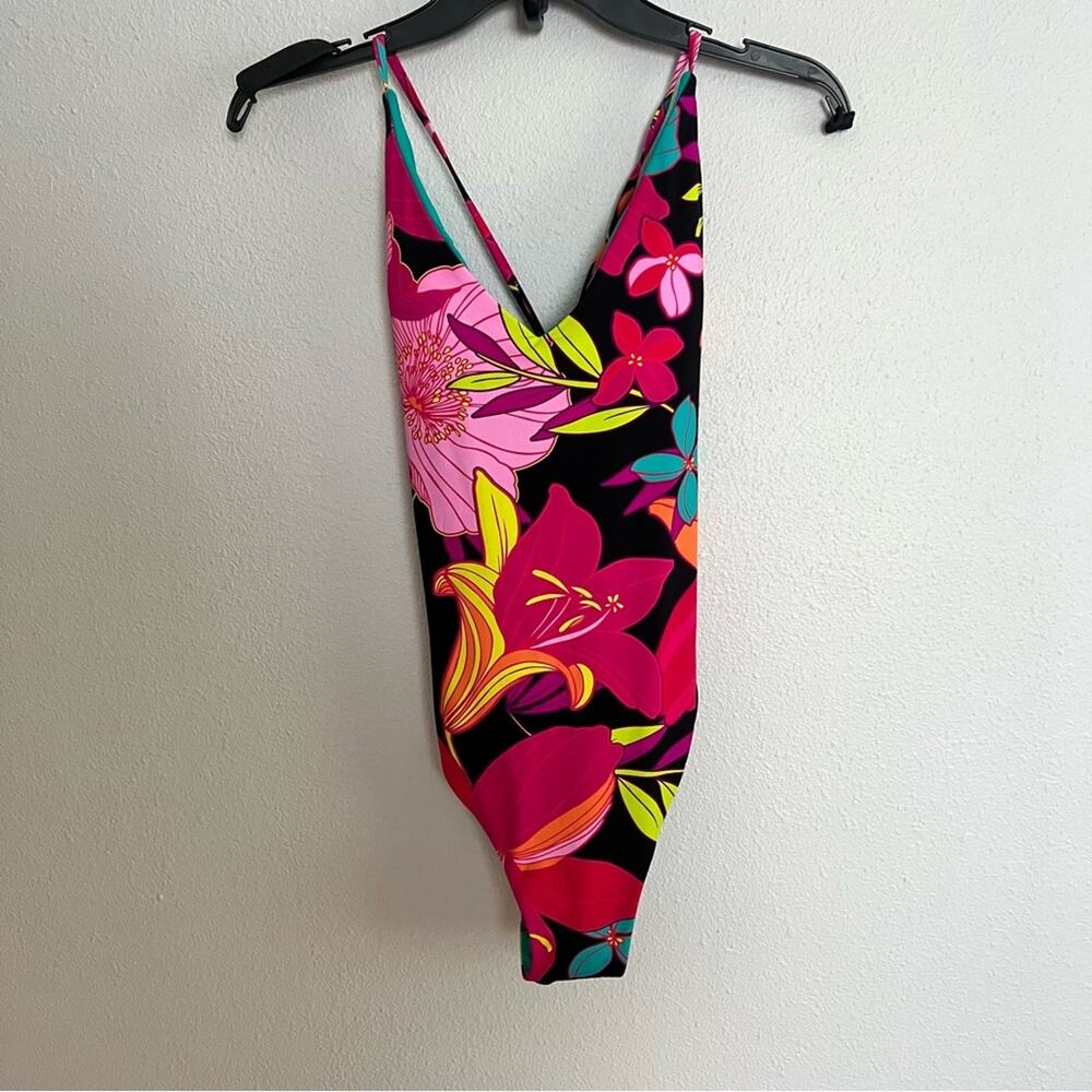 New Trina Turk Black Bright Pink Tropical Floral Print One Piece Swimsuit sz 10
